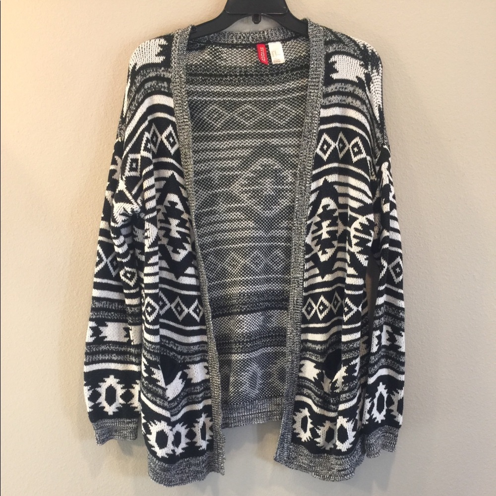 BLACK WHITE CLASSIC AZTEC OPEN CARDIGAN